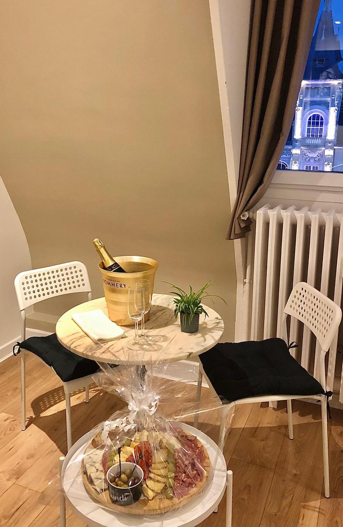 La Suite 7 Gite Urbain Charleville-Mezieres Ngoại thất bức ảnh
