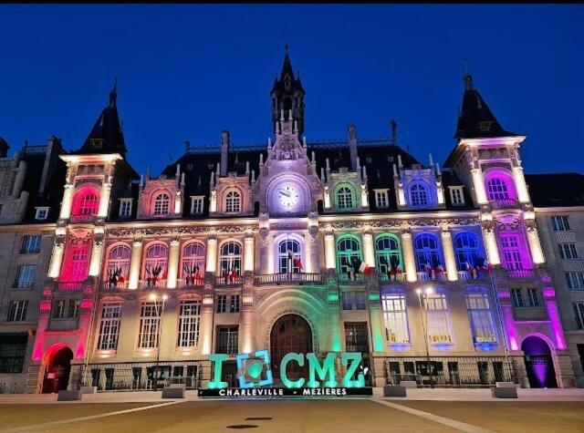 La Suite 7 Gite Urbain Charleville-Mezieres Ngoại thất bức ảnh